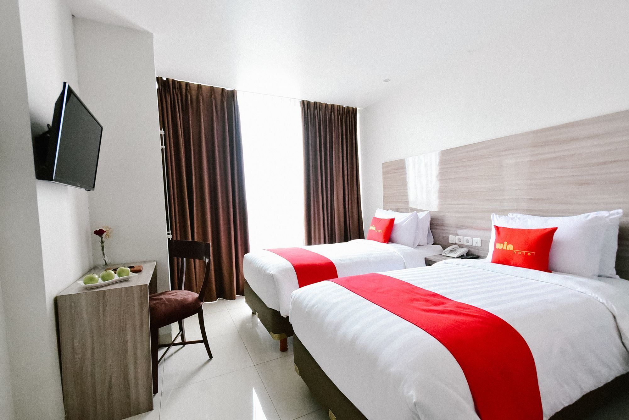 Win Grand Hotel Bekasi Exterior foto